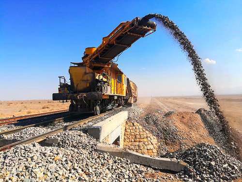Работы по усовершенствованию 180 км железных дорог распложенных в северных регионах ,Тегеране, Исфахане, на востоке, юге,  в Йезде и на северо-востоке (1)